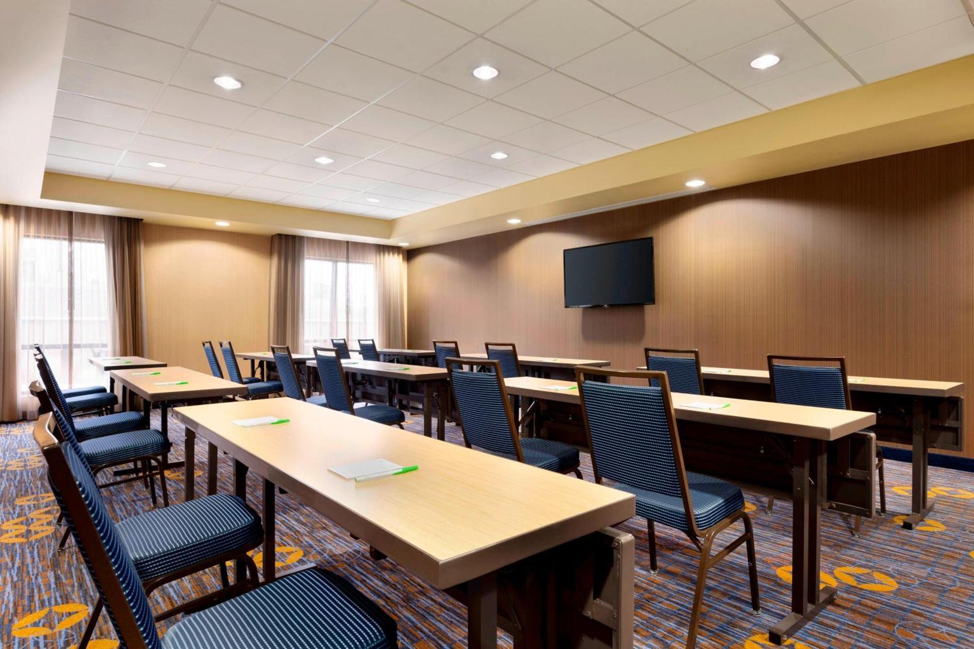 Отель Courtyard By Marriott Stafford Quantico Triangle Экстерьер фото
