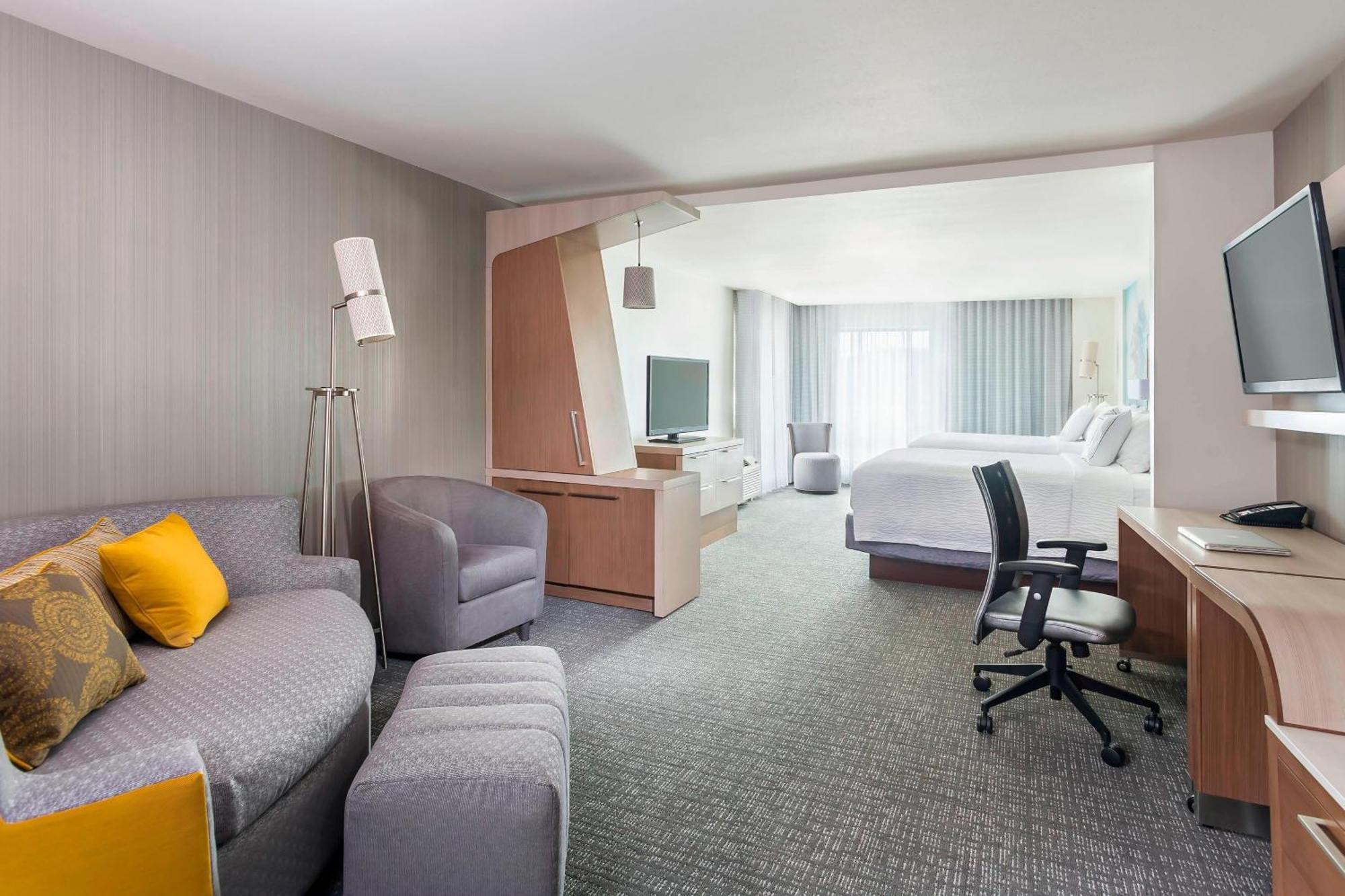 Отель Courtyard By Marriott Stafford Quantico Triangle Экстерьер фото